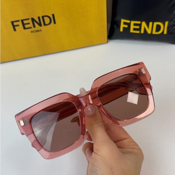 Fendi Rose-Tinted Sunglasses main image 5